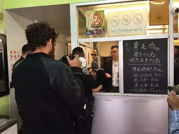放了那些小鸡鸡！！！唐人街华人店家被围攻 动物保护主义者痛哭流涕“解救”6只鸡后被捕 - 10