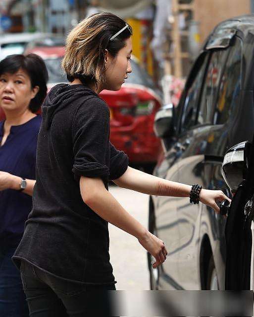 有钱又如何！私生女闹自杀亲生子又吸毒 成龙的子女一个个都不是省油的灯 - 8