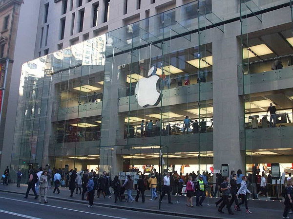 Apple_Store_in_George_Street_Sydney.jpg,0
