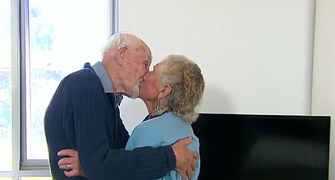 浪漫！澳洲88岁老奶奶求婚93岁老爷爷 下月将在家附近湖畔办婚礼！（图） - 3