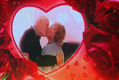 浪漫！澳洲88岁老奶奶求婚93岁老爷爷 下月将在家附近湖畔办婚礼！（图） - 2