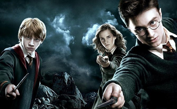 Harry-Potter-Wizarding-World-Weekly.jpg,0