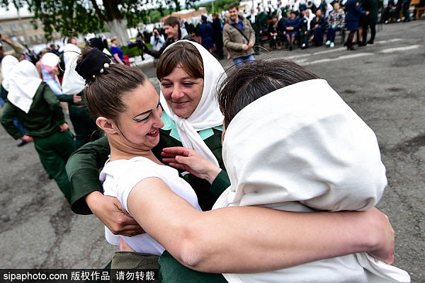 火辣身材不输超模！俄罗斯女子监狱举行时装秀 （组图） - 3