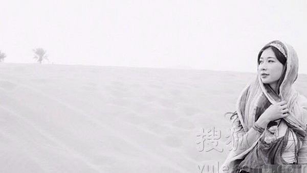 林志玲沙漠中骑骆驼 笑容甜美性感迷人（组图） - 3