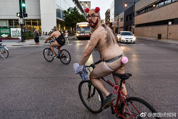 你裸了吗？世界裸骑日到了 大批人赤身裸体骑车（组图） - 3