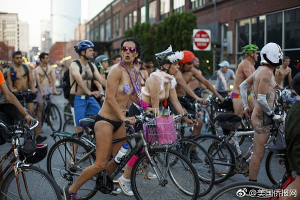 你裸了吗？世界裸骑日到了 大批人赤身裸体骑车（组图） - 8