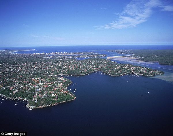 悉尼9平米小屋没水没电要价$35万 能看到270度海景(组图) - 6
