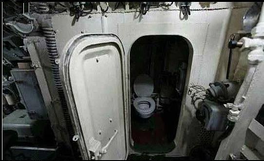 艇长上一次厕所竟葬送了整个潜艇 50人跳海逃命（组图） - 5
