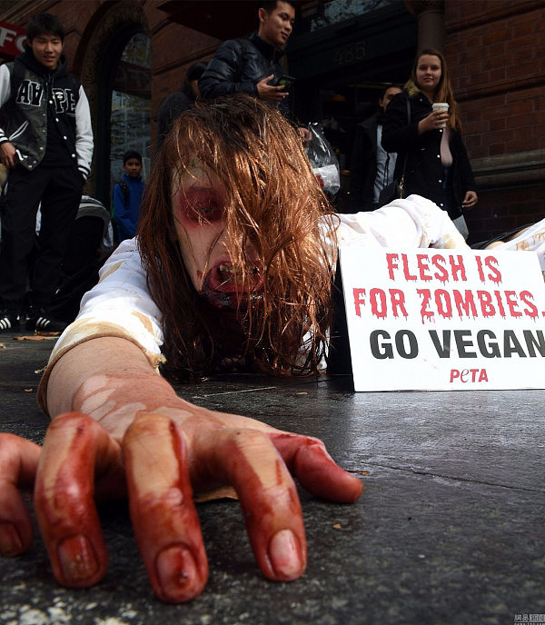 澳洲民众抗议食用动物肉 扮“丧尸”引围观 (图) - 1