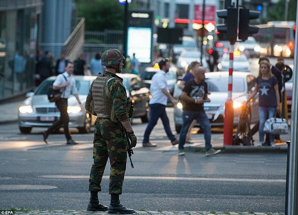 比利时布鲁塞尔中央火车站发生爆炸 确认为恐袭！ - 15