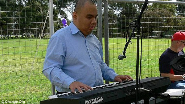 Han Wern David Lee, a 34-year-old blind musician and volunteer who moved from Malaysia to Adelaide in 2007, is facing deportation