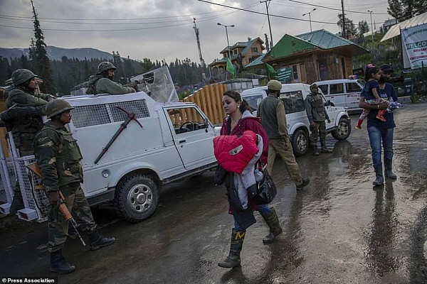 惨剧！喜马拉雅山观景缆车坠落 7人死亡 （组图） - 9