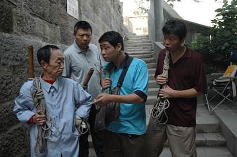 两登春晚，张国立捧红的三德子娶小15岁名模，现隐居山林自在！