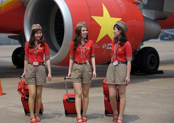 揭越南廉价航班:空姐身材性感 老板是70后神秘女首富 （组图） - 3