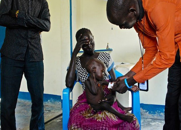 “我把小女儿埋在灌木下”：南苏丹的饥饿和悲伤（组图） - 3