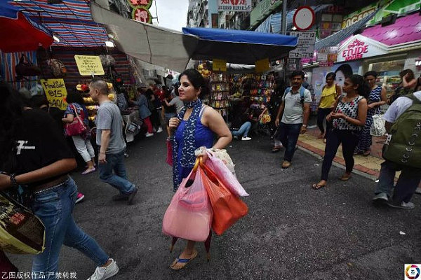 摊位可传代无租金 香港女子卖货年入百万（组图） - 13