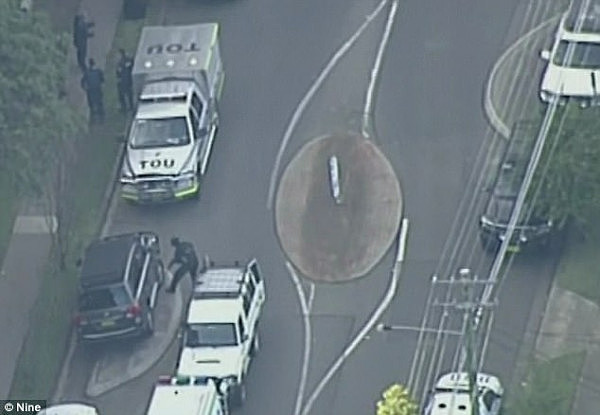 悉尼North Strathfield街道突遭封锁 大批武装警员赶赴现场 司机注意绕道（视频） - 2