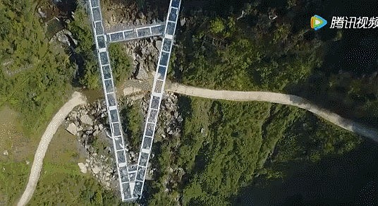 比张家界玻璃桥恐怖万倍，世界第一天空悬廊面世！（组图） - 12