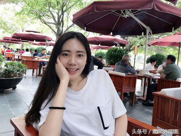 妈妈责备要她替妹妹去死，奶奶爸爸骂她，38岁嫁到中国后，享受公主般的待遇