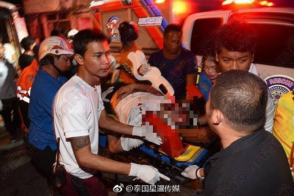 泰国载中国游客大巴侧翻！致10岁儿童死亡25人受伤！（图） - 1