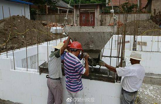 中国农民用泡沫盖别墅 建造过程犹如搭积木，吸引大量人参观（组图） - 2