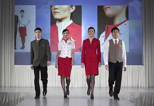 看了中国空姐高定版制服 英媒：其他的都是辣鸡（组图） - 16