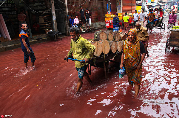 孟加拉国工业污染严重 街头暴雨过后“组图”（组图） - 3