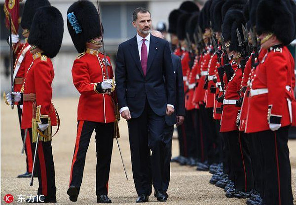 西班牙国王夫妇访问英国 英女王举行盛大欢迎仪式（组图） - 5