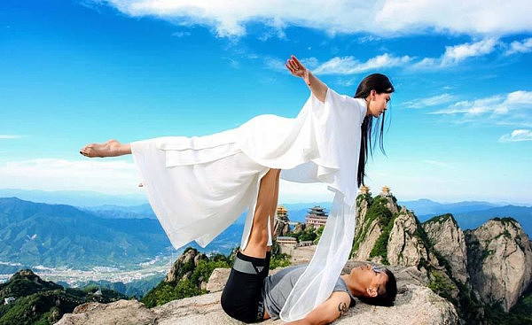 软妹：中国最性感的瑜伽女神母其弥雅，其实是个汉族姑娘
