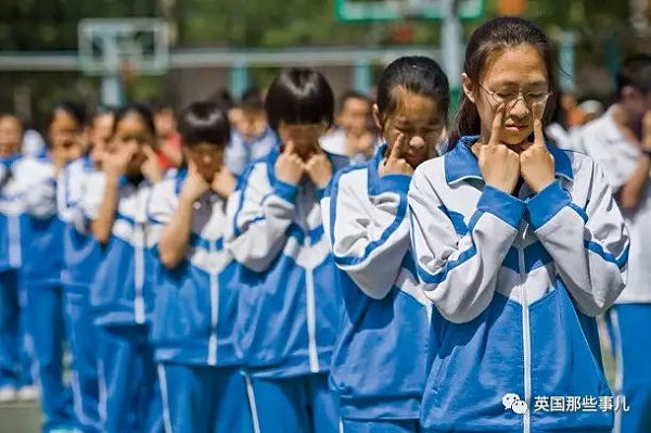 中国校服丑？韩国学生表示好想穿啊！（图） - 9