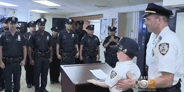 5岁华裔小男孩当上了纽约警局局长 还体验警匪大战（组图） - 3