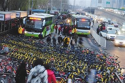 悉尼圣诞前迎来6000辆中国“小红车”！中国的乱象会在悉尼重演？澳媒：又多了一条“痛恨”单车的理由？ - 10