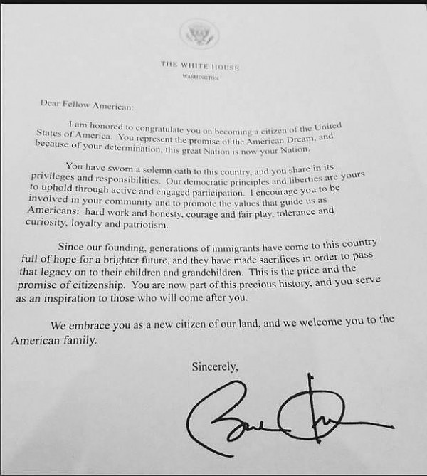大乌龙！美国政府发给新入籍公民的贺信，签名居然还是奥巴马的！