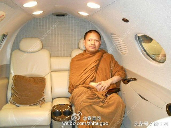逃亡美国的泰国炫富僧人将被引渡回国，涉嫌欺诈、洗钱和强奸等罪名