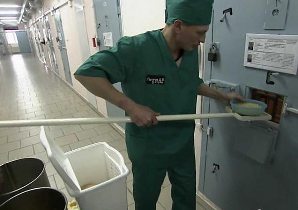 俄罗斯一监狱，几百年没人活着出去，每个犯人平均背负五条人命，作恶方式让人呕吐