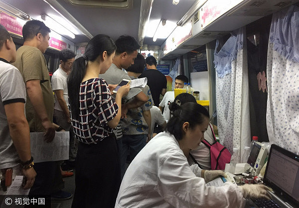 杭州爆燃事故致多人受伤 市民连夜排队献血（组图） - 2