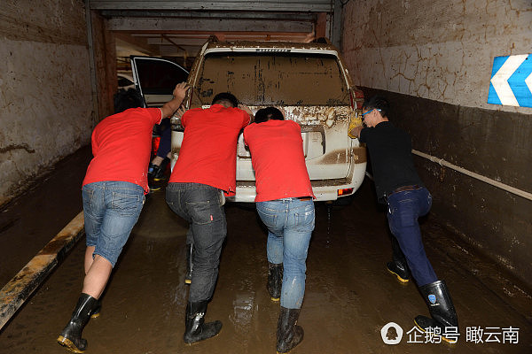 地下车库淹水 豪车泡水3天3夜 百万超跑车主欲哭无泪（组图） - 9