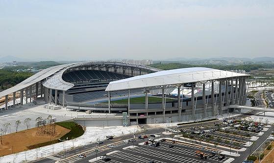 韩国斥巨资建亚运会场馆，三年无赛事成“遛狗专用”（组图） - 6