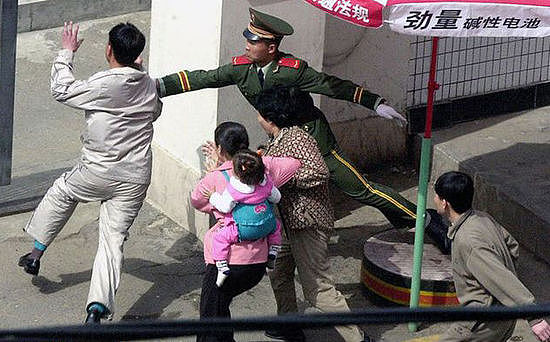 拒绝回朝鲜 脱北者一家五口在中国服毒身亡（图） - 2