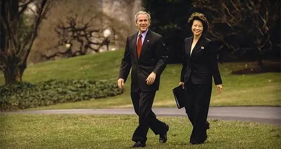赵小兰于美国前总统布什任期内担任8年的劳工部部长