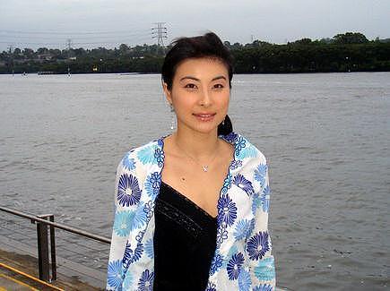 郭晶晶父母生活照曝光 母亲好有气质 女儿婚礼曾让他们不高兴 如今女儿很争气