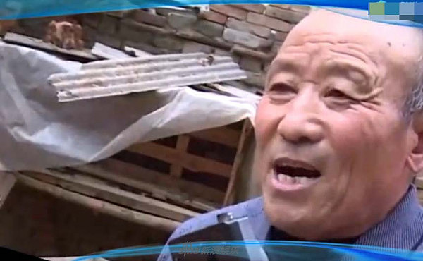 心疼！中国60岁老汉想登台表演 却被农民歌手几句话说哭！ - 5