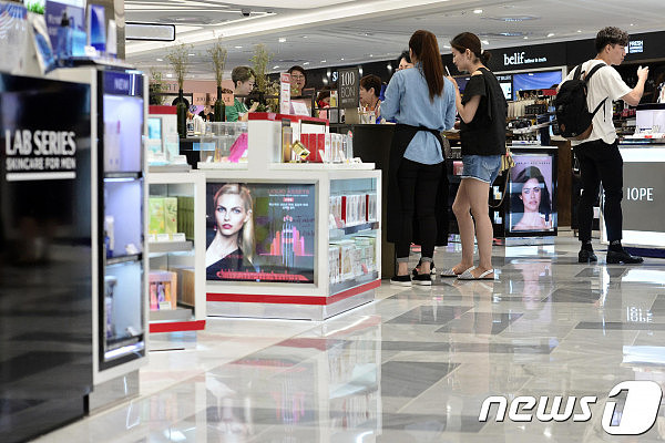 韩媒：中国游客减少57.7% 化妆品行业损失惨重（组图） - 3
