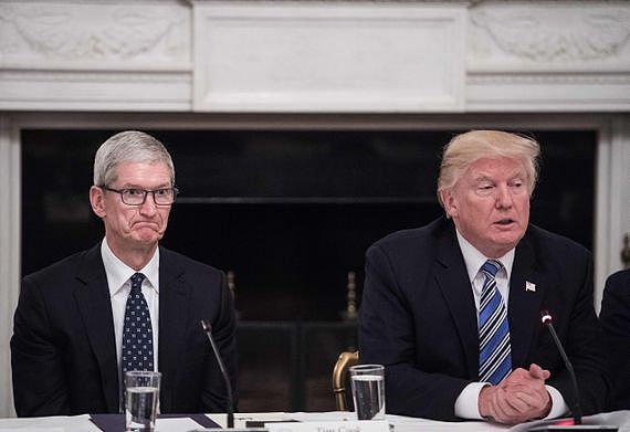 特朗普说苹果要在美国建大工厂 苹果：无可奉告（图） - 1