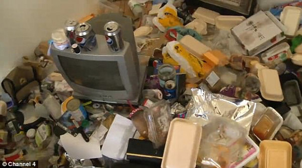 英国女租客屋内垃圾堆积成山，令人作呕 遭房主驱逐（组图） - 6