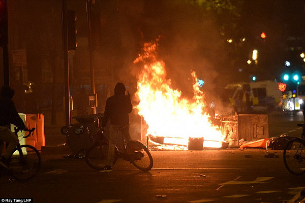 英国伦敦发生骚乱 民众纵火抗议警方过度执法（组图） - 3