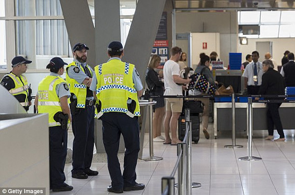 最新进展！恐怖袭击目标为悉尼飞中东地区的航班！极有可能是迪拜！悉尼机场仍一片混乱！（图） - 4