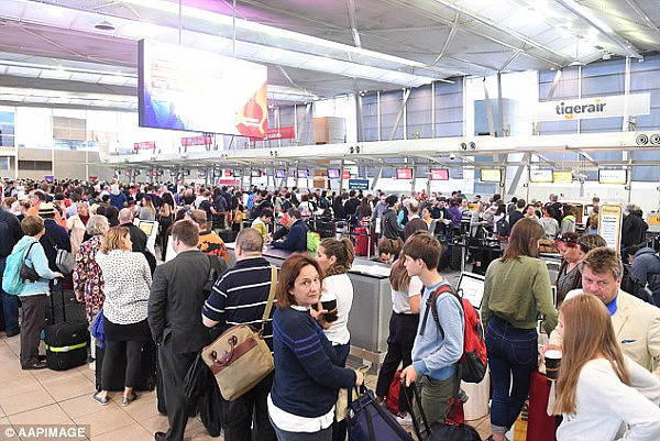 全澳警惕！机场戒严！边境保护部长建议澳人远离机场！减少出行！悉尼机场现已瘫痪！（视频） - 6