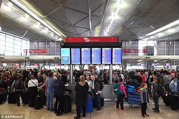 全澳警惕！机场戒严！边境保护部长建议澳人远离机场！减少出行！悉尼机场现已瘫痪！（视频） - 13