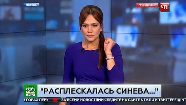 懵！俄罗斯记者在电视直播时遭路人拳头打脸（组图） - 5